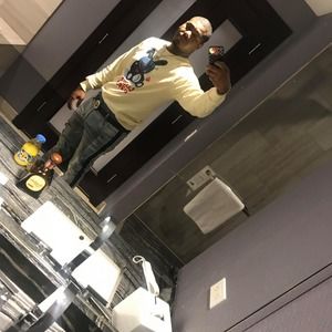 Meet your Posher, Bg